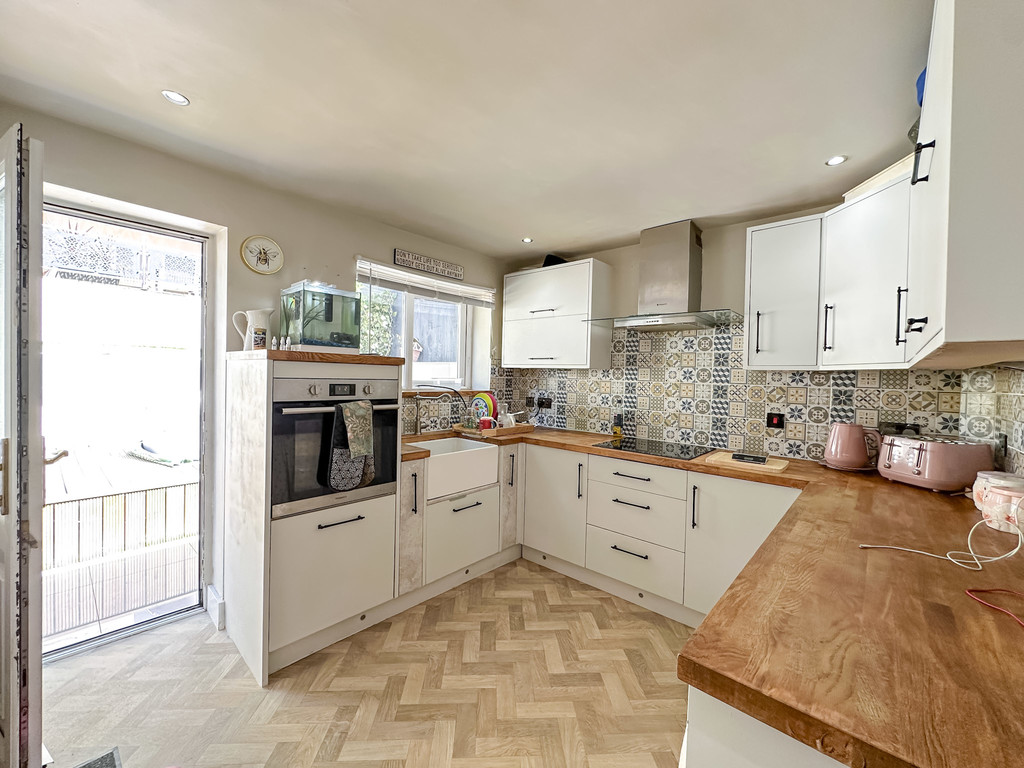 4 bed semi-detached house for sale in Shannon Close, Pontllanfraith - Property Image 7