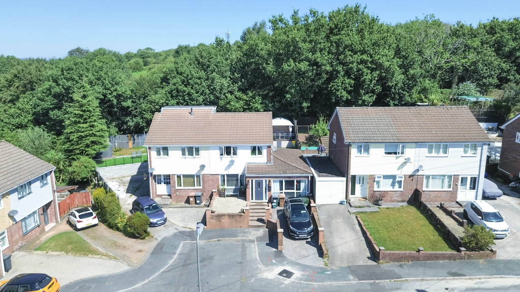4 bed semi-detached house for sale in Shannon Close, Pontllanfraith