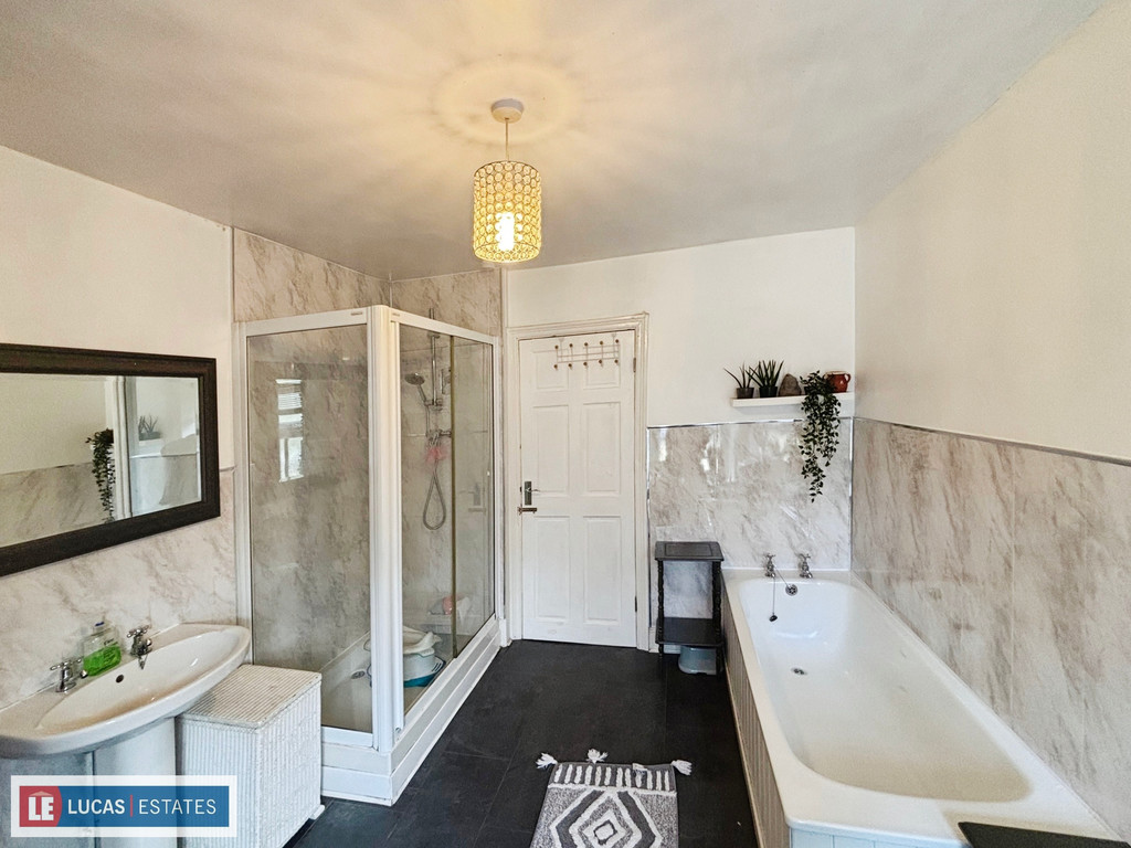 2 bed terraced house for sale in Brynavon Terrace, Hengoed  - Property Image 19