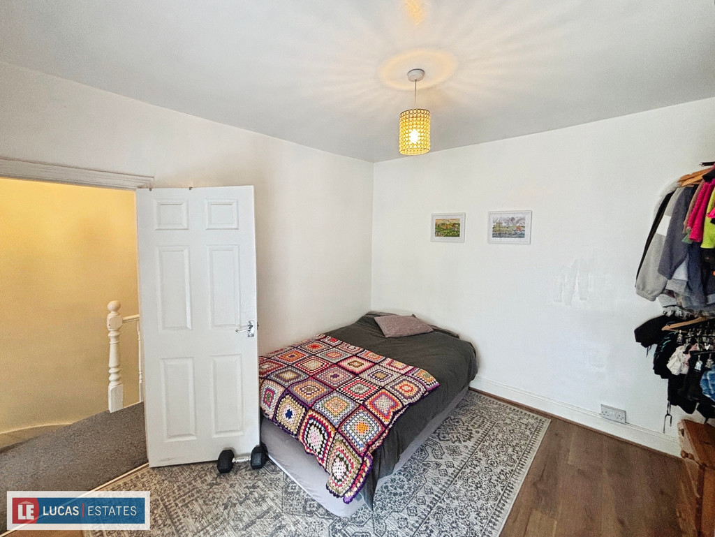 2 bed terraced house for sale in Brynavon Terrace, Hengoed  - Property Image 12