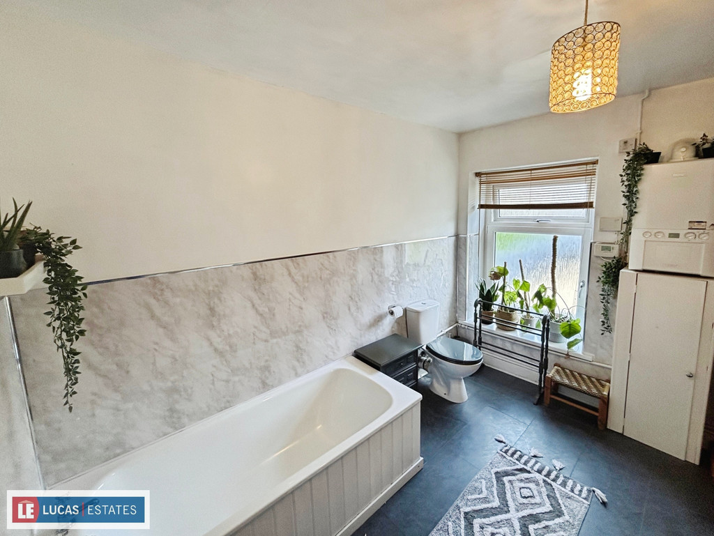 2 bed terraced house for sale in Brynavon Terrace, Hengoed  - Property Image 20