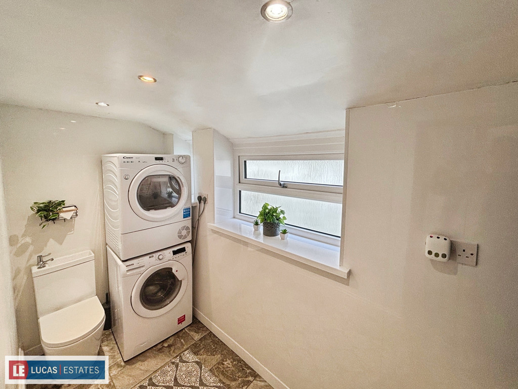 2 bed terraced house for sale in Brynavon Terrace, Hengoed  - Property Image 10