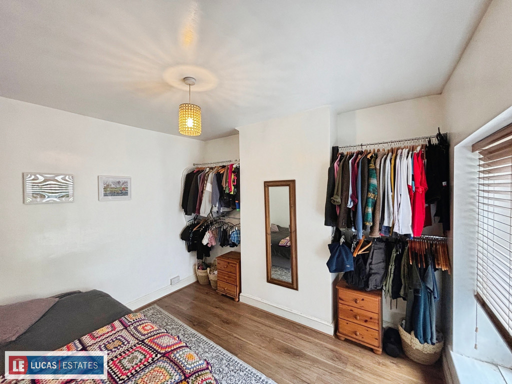 2 bed terraced house for sale in Brynavon Terrace, Hengoed  - Property Image 11