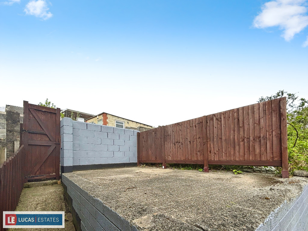 2 bed terraced house for sale in Brynavon Terrace, Hengoed  - Property Image 24