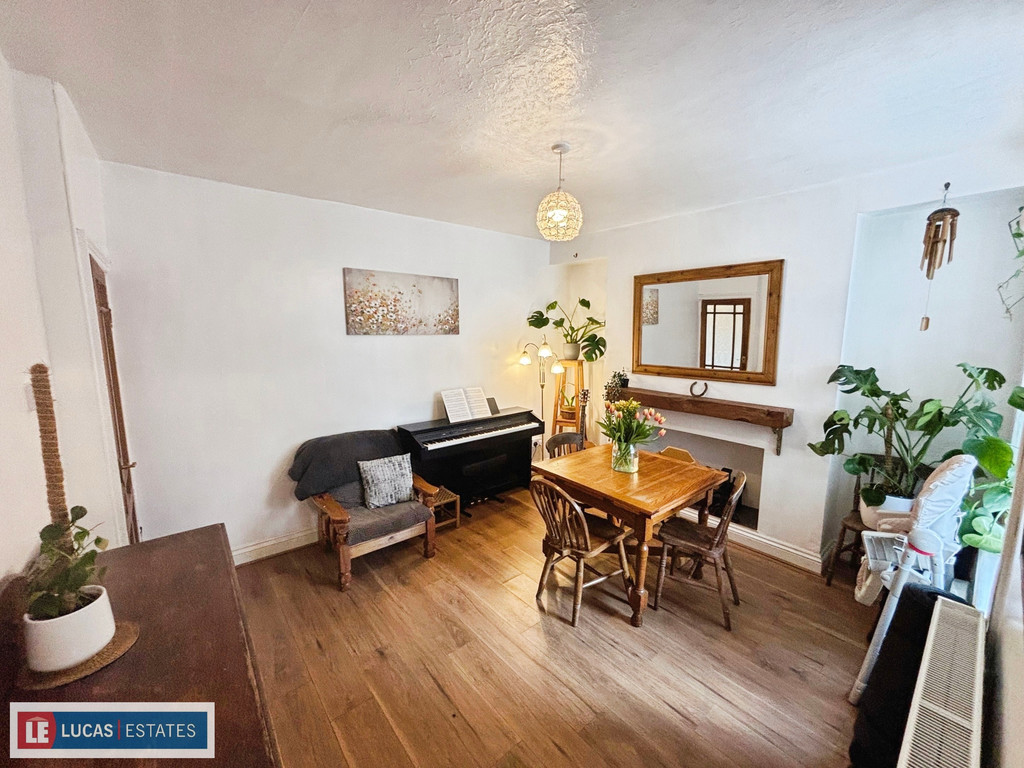 2 bed terraced house for sale in Brynavon Terrace, Hengoed  - Property Image 7