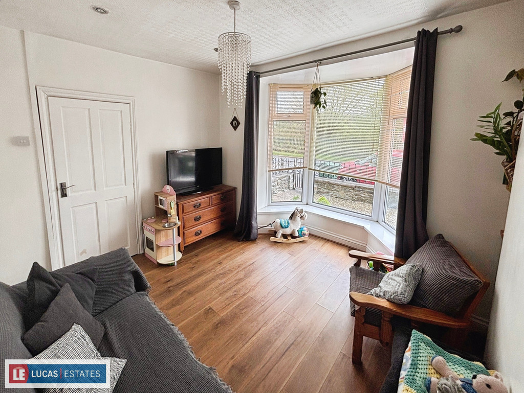 2 bed terraced house for sale in Brynavon Terrace, Hengoed  - Property Image 5