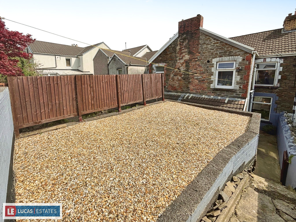 2 bed terraced house for sale in Brynavon Terrace, Hengoed  - Property Image 14