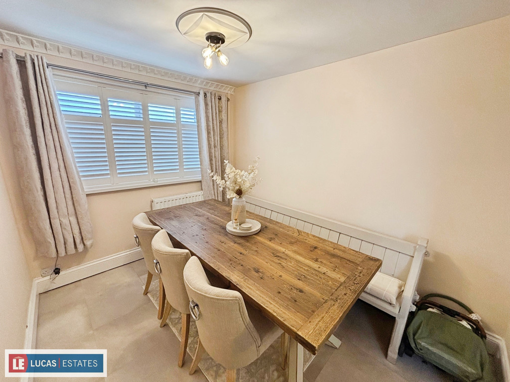 3 bed semi-detached bungalow for sale in Gelliron, Penpedairheol, Hengoed  - Property Image 8