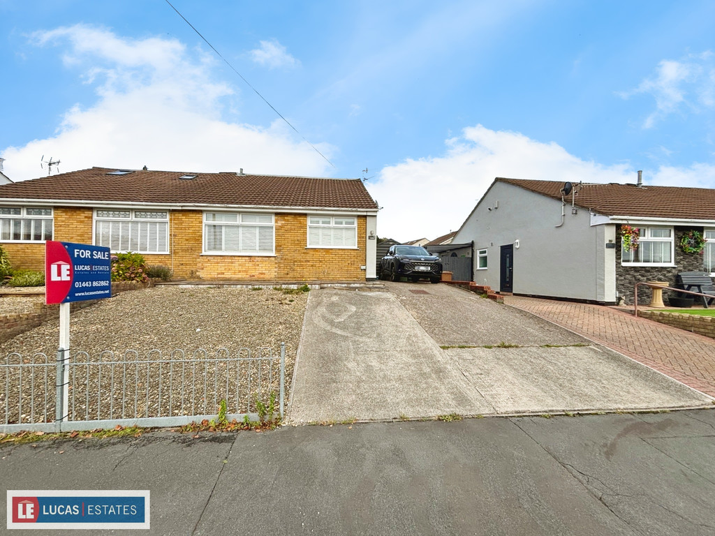 3 bed semi-detached bungalow for sale in Gelliron, Penpedairheol, Hengoed  - Property Image 1