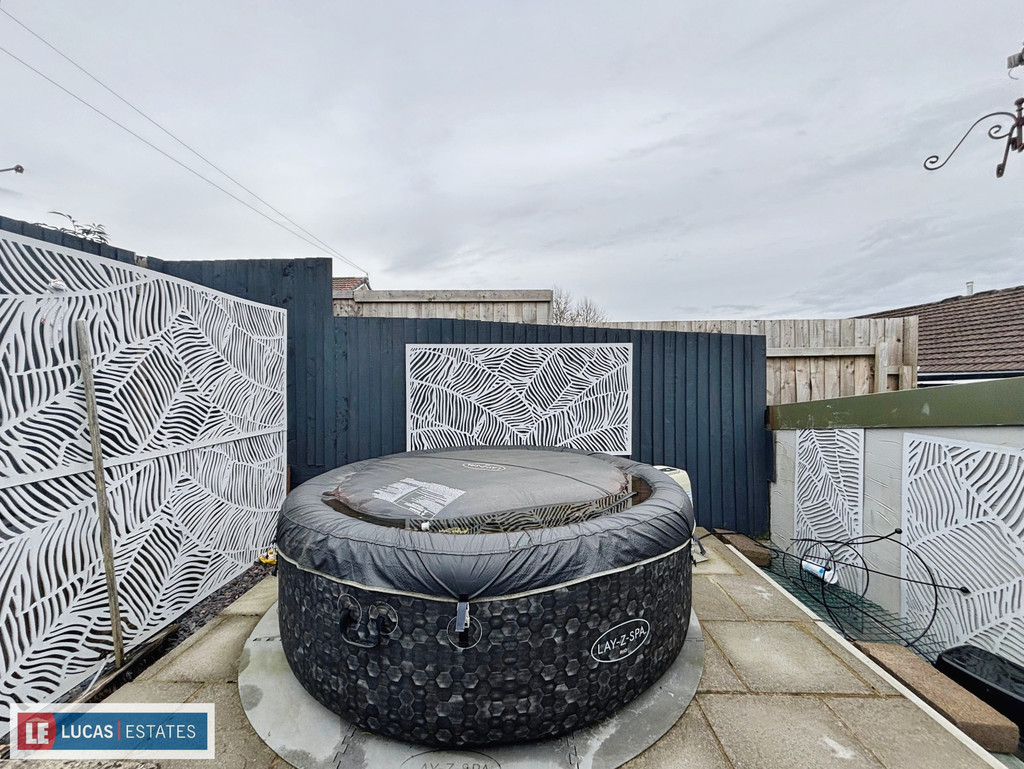 3 bed semi-detached bungalow for sale in Gelliron, Penpedairheol, Hengoed  - Property Image 26