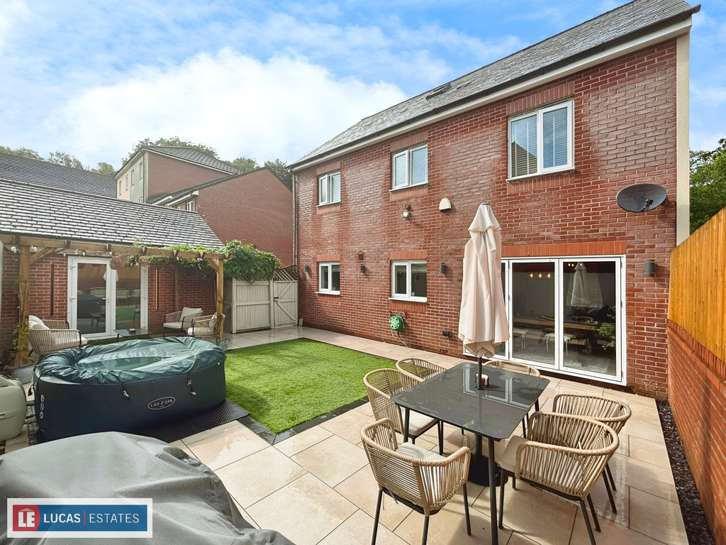 5 bed detached house for sale in Buzzard Way, Penallta, Hengoed  - Property Image 53