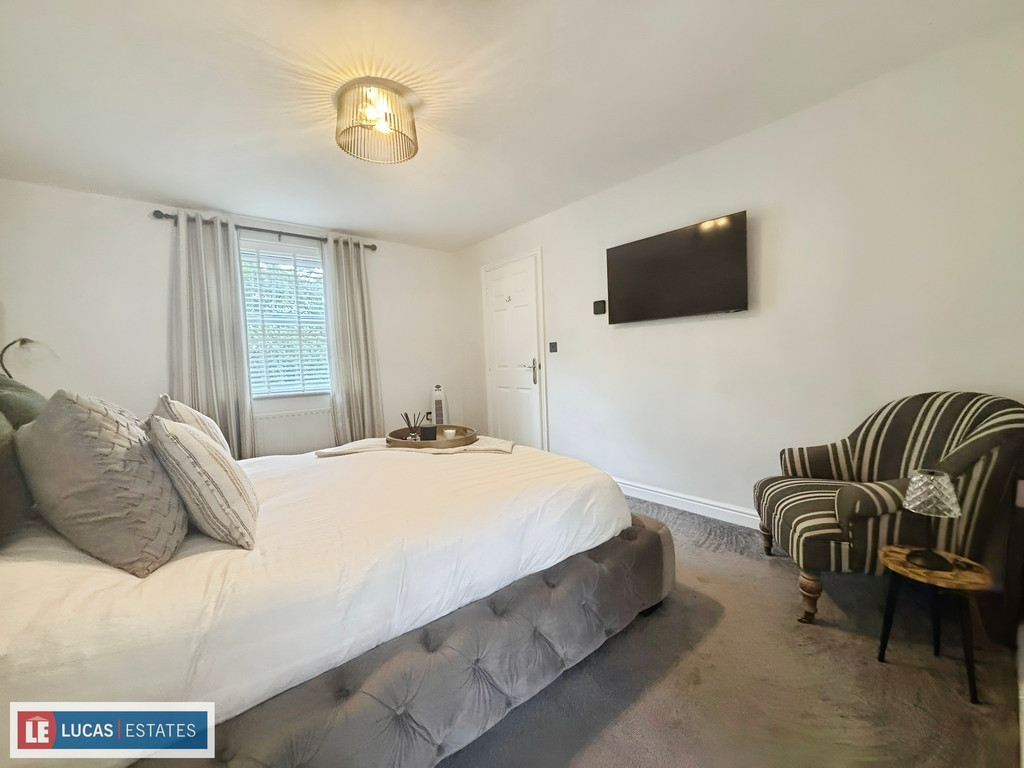 5 bed detached house for sale in Buzzard Way, Penallta, Hengoed  - Property Image 26