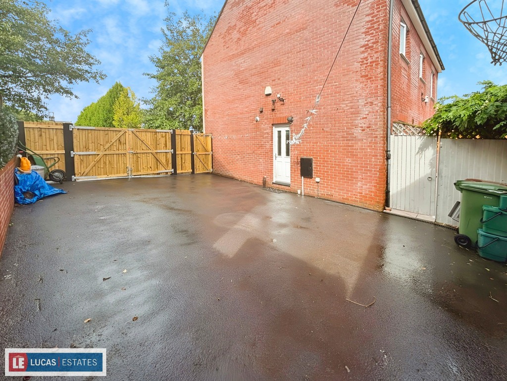 5 bed detached house for sale in Buzzard Way, Penallta, Hengoed  - Property Image 59
