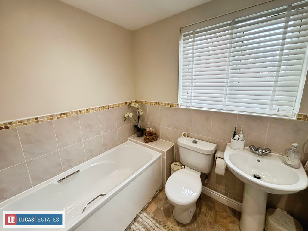 5 bed detached house for sale in Buzzard Way, Penallta, Hengoed  - Property Image 30