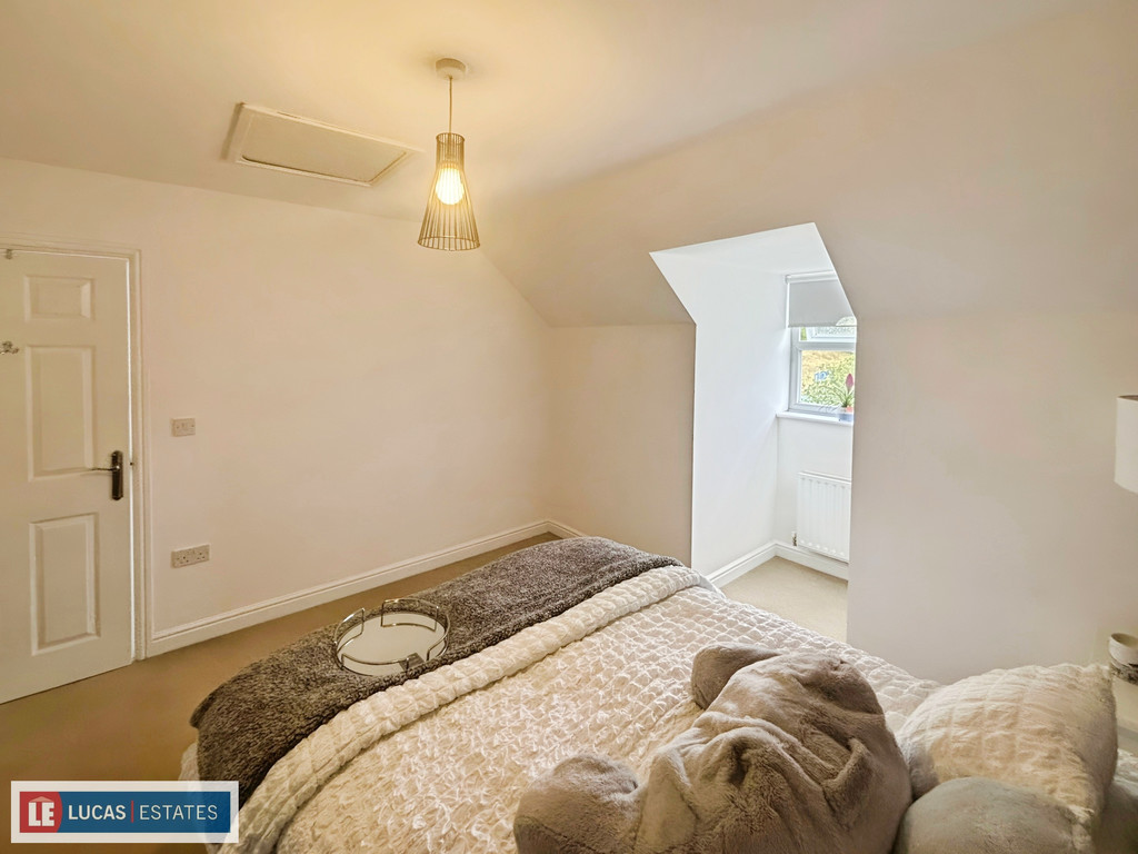 5 bed detached house for sale in Buzzard Way, Penallta, Hengoed  - Property Image 39