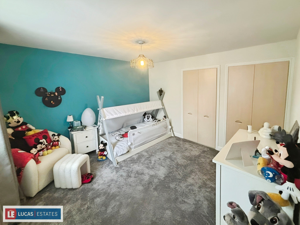 5 bed detached house for sale in Buzzard Way, Penallta, Hengoed  - Property Image 31