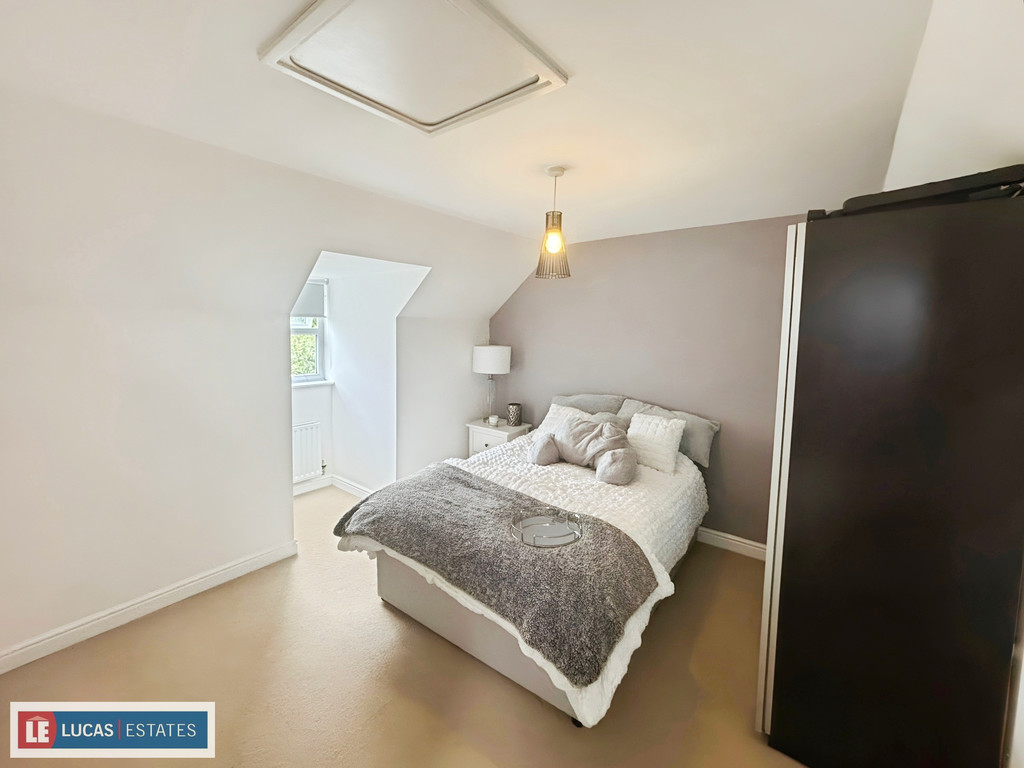 5 bed detached house for sale in Buzzard Way, Penallta, Hengoed  - Property Image 40