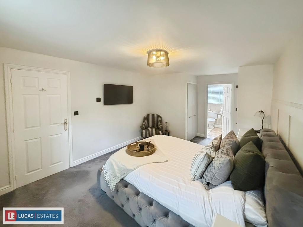 5 bed detached house for sale in Buzzard Way, Penallta, Hengoed  - Property Image 25