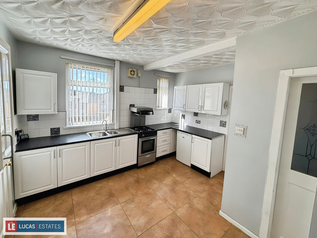 4 bed terraced house for sale in Horner Street, Tir-y-berth, Hengoed  - Property Image 10
