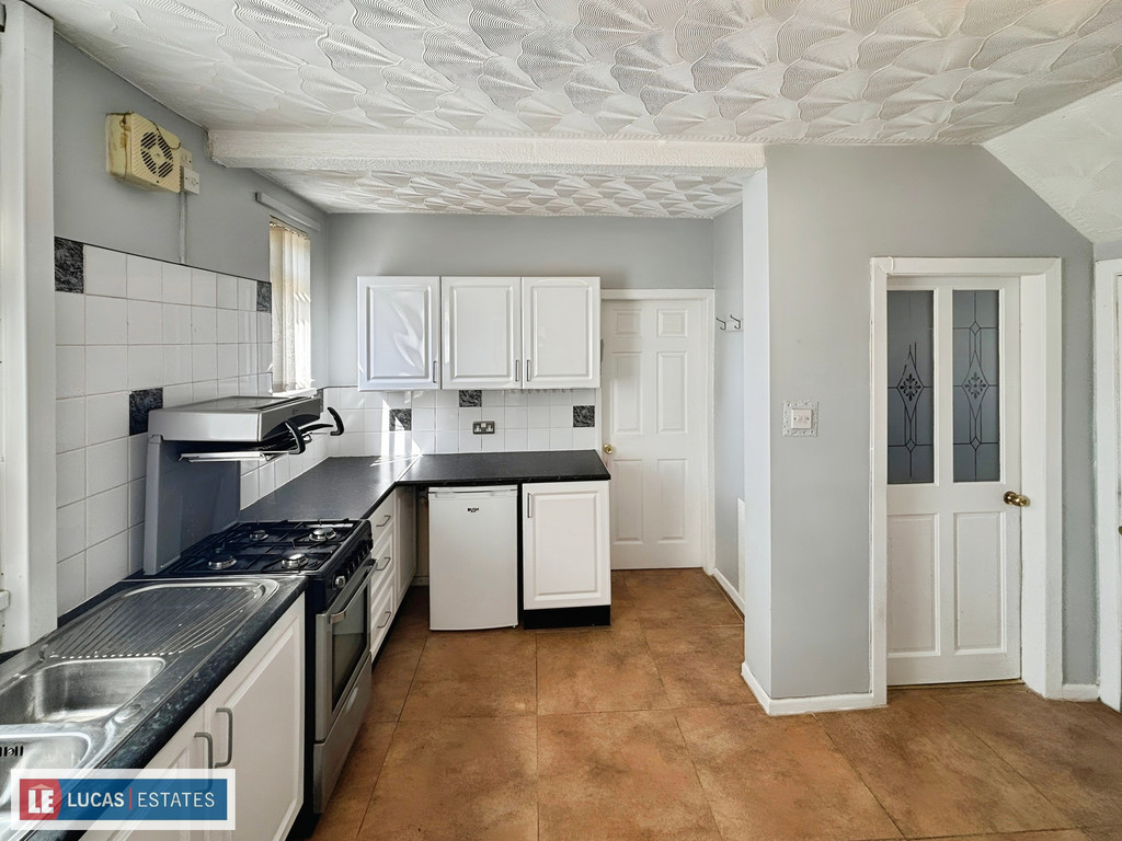 4 bed terraced house for sale in Horner Street, Tir-y-berth, Hengoed  - Property Image 11