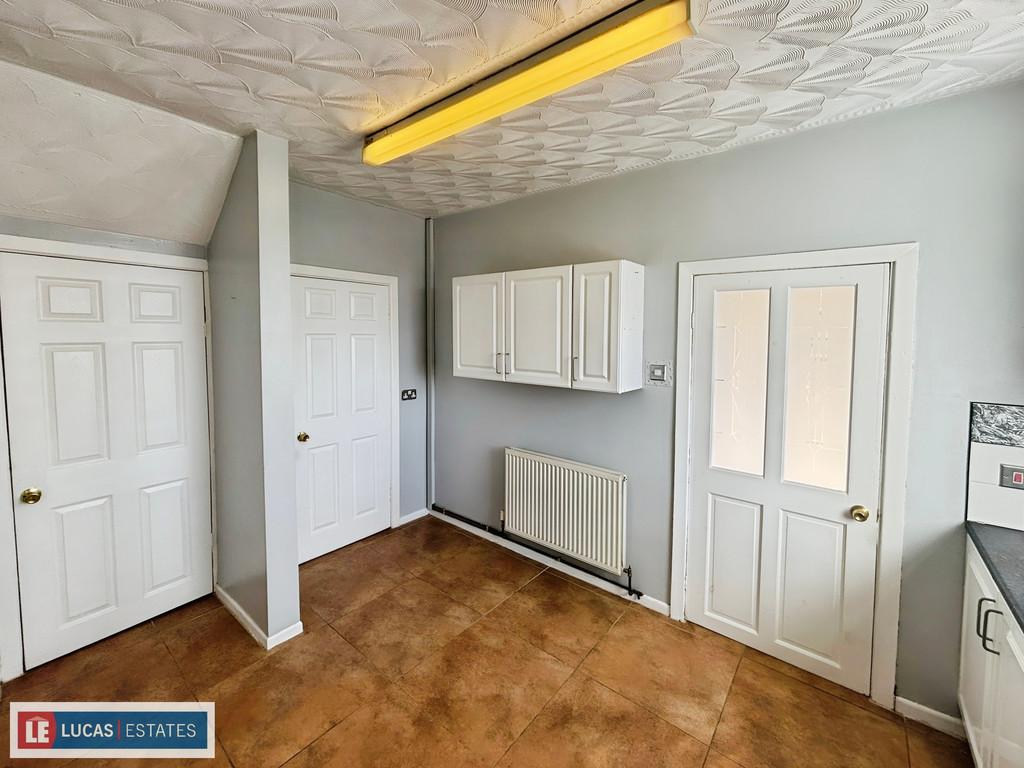 4 bed terraced house for sale in Horner Street, Tir-y-berth, Hengoed  - Property Image 12