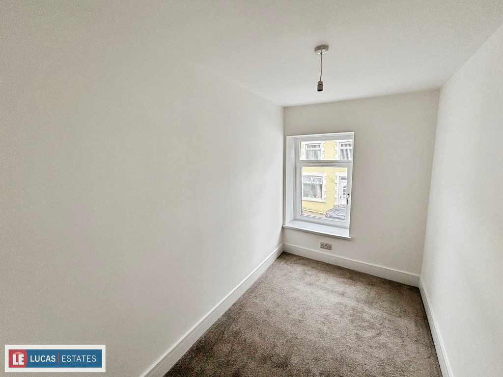 3 bed terraced house for sale in West Street, Bargoed  - Property Image 18
