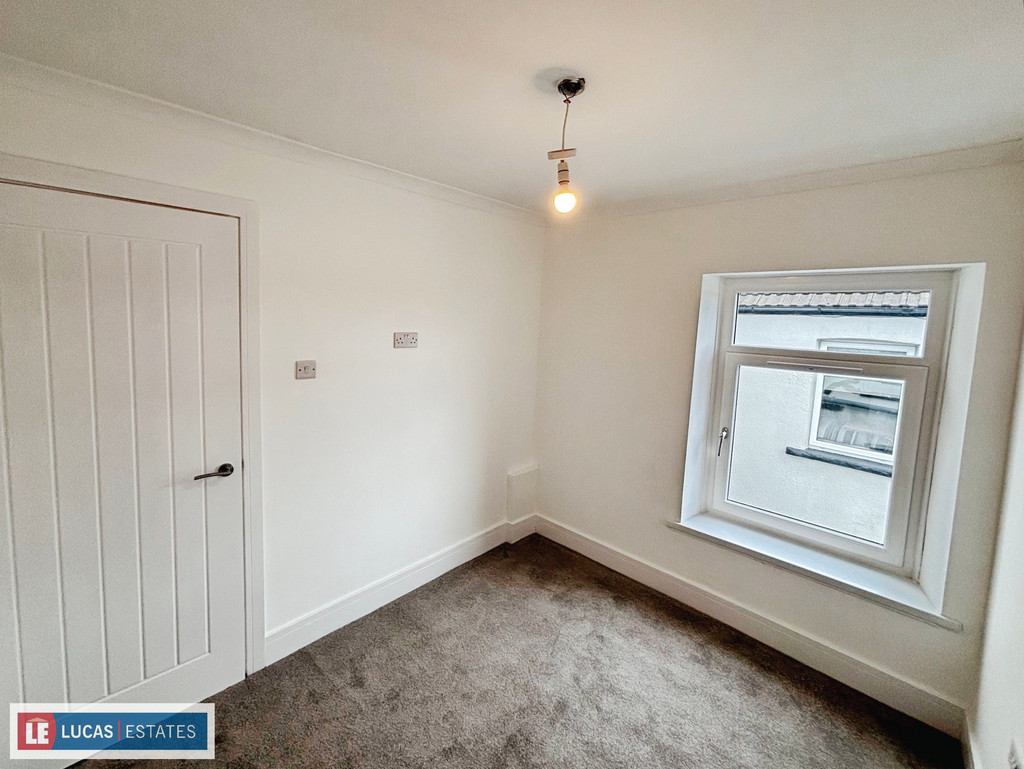 3 bed terraced house for sale in West Street, Bargoed  - Property Image 15