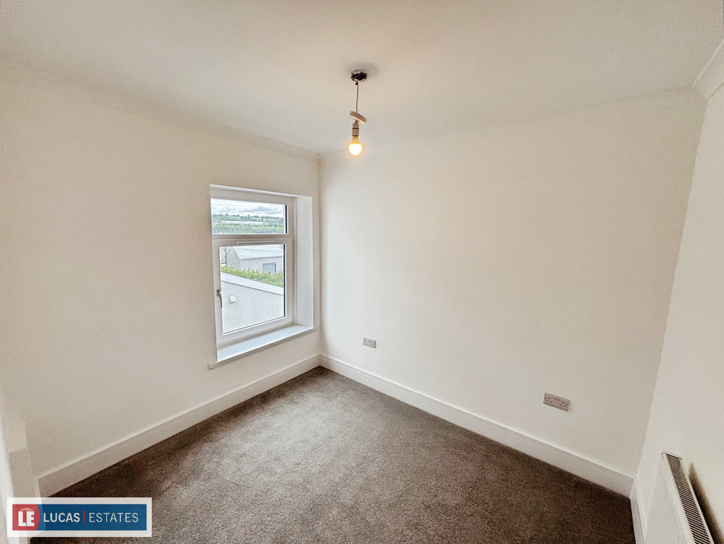 3 bed terraced house for sale in West Street, Bargoed  - Property Image 17