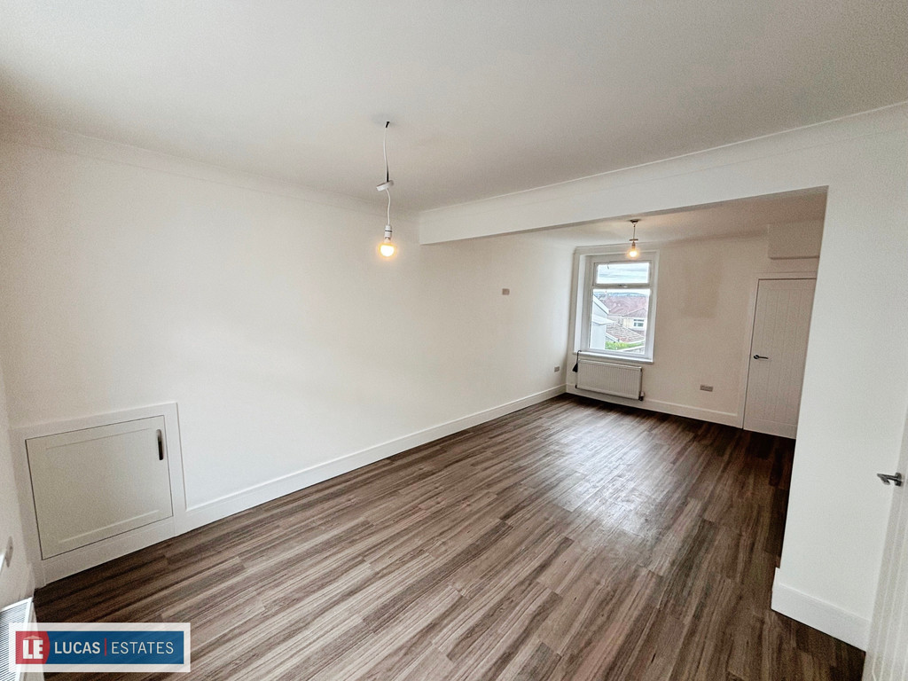3 bed terraced house for sale in West Street, Bargoed  - Property Image 8