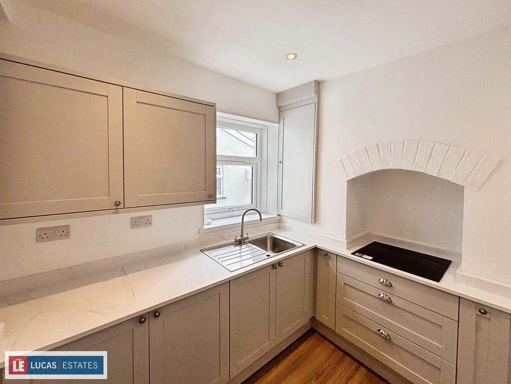 3 bed terraced house for sale in West Street, Bargoed  - Property Image 5