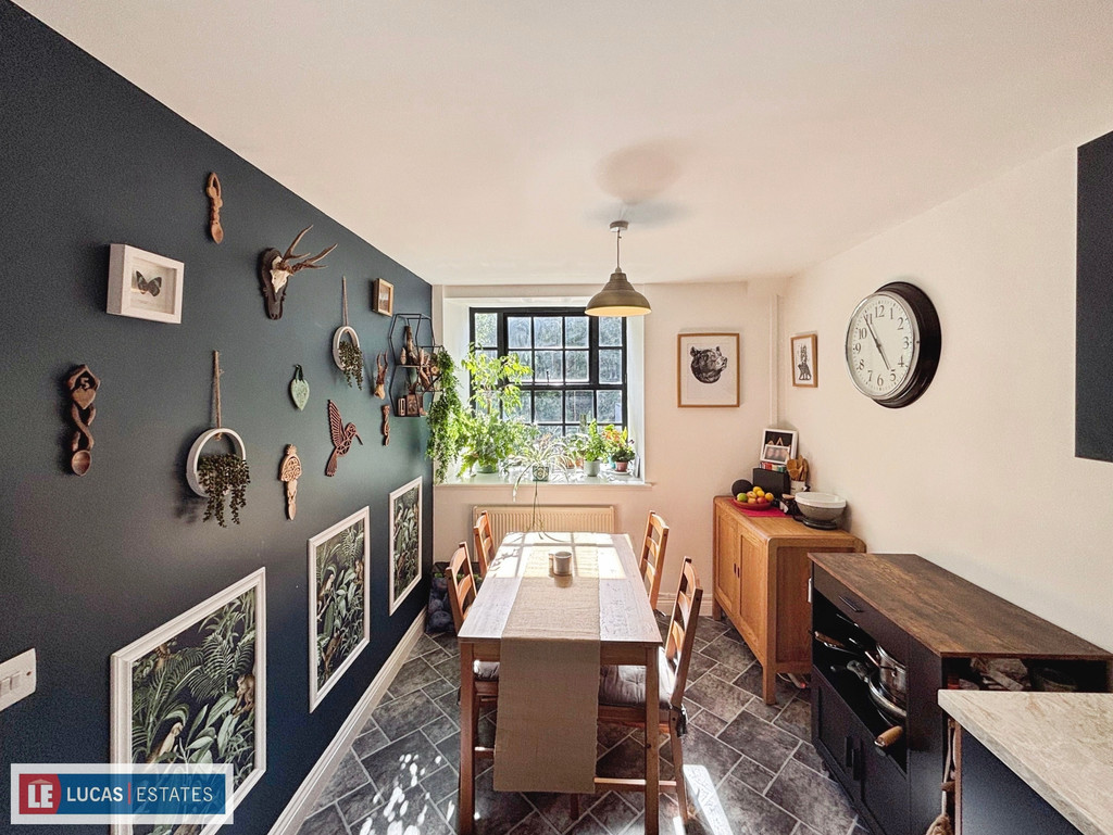 2 bed ground floor maisonette for sale in Winding Wheel Lane, Penallta, CF82  - Property Image 4