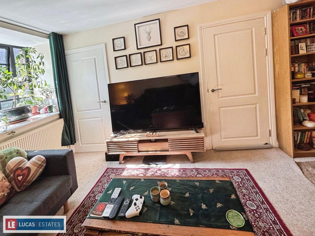 2 bed ground floor maisonette for sale in Winding Wheel Lane, Penallta, CF82  - Property Image 8