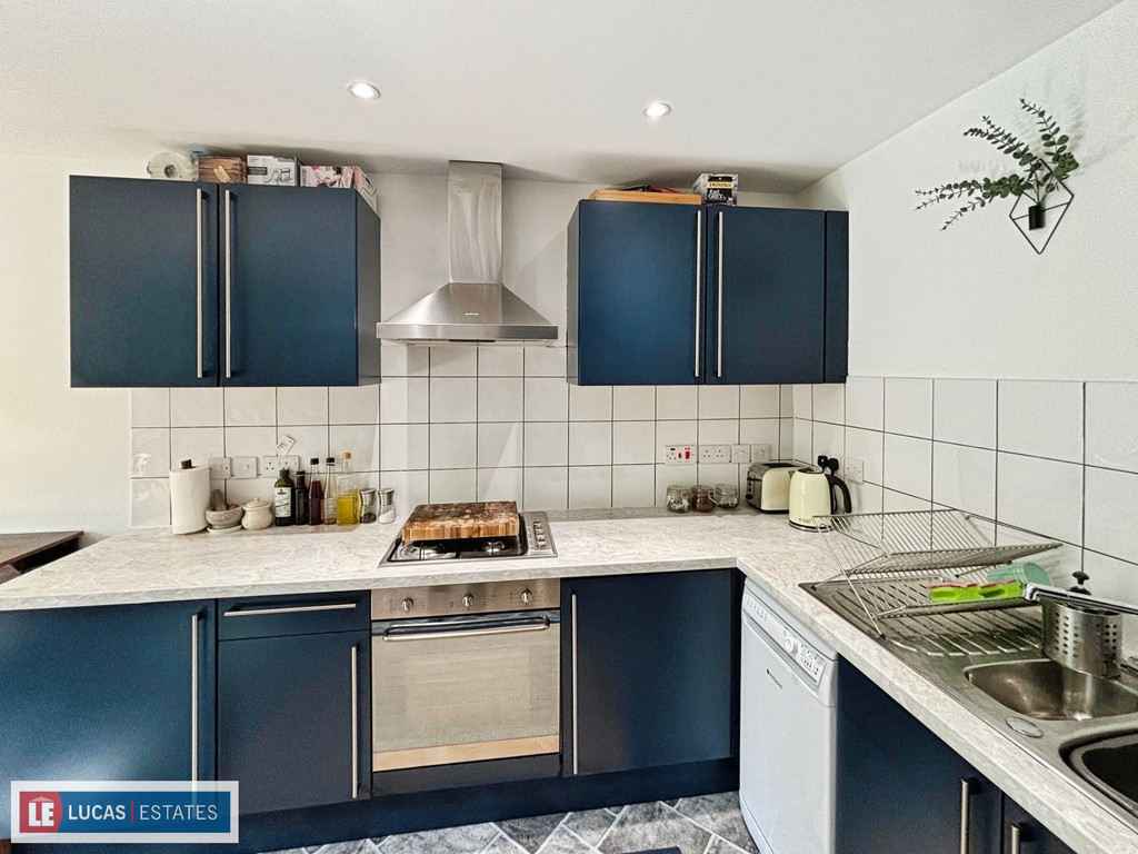 2 bed ground floor maisonette for sale in Winding Wheel Lane, Penallta, CF82  - Property Image 3