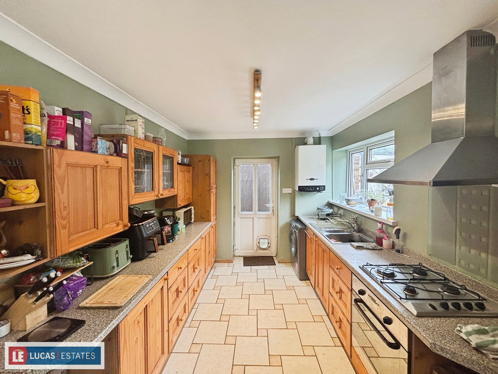 3 bed semi-detached house for sale in Heol Derw, Hengoed  - Property Image 3