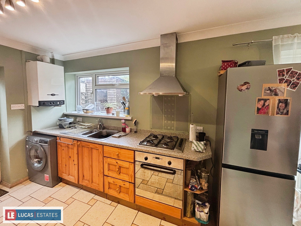 3 bed semi-detached house for sale in Heol Derw, Hengoed  - Property Image 8