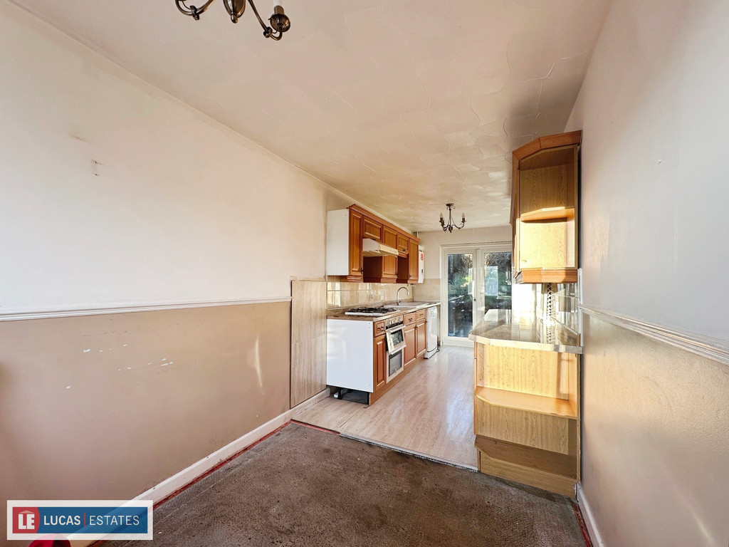 4 bed semi-detached house for sale in Tylagwyn, Penpedairheol - Property Image 2