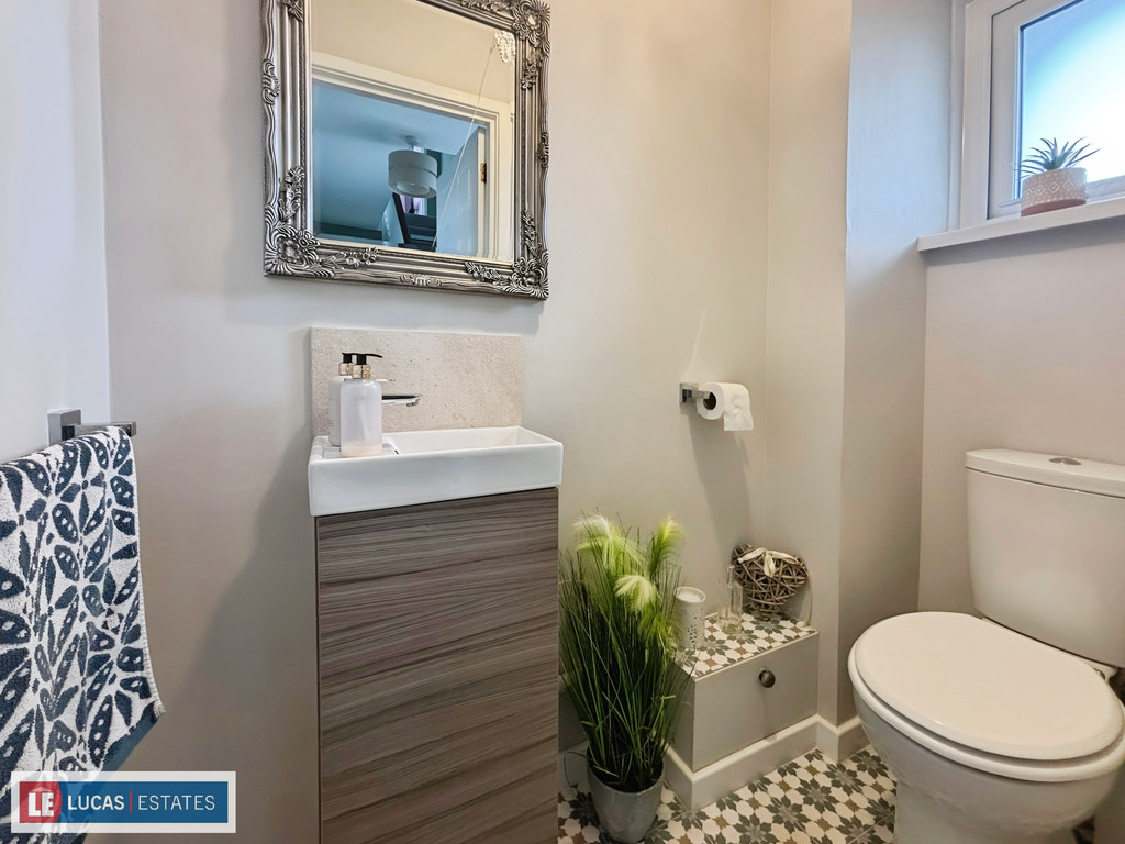 4 bed detached house for sale in Denleigh Close, Bargoed  - Property Image 15