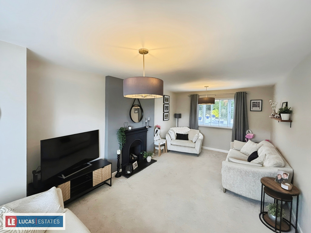 4 bed detached house for sale in Denleigh Close, Bargoed  - Property Image 8