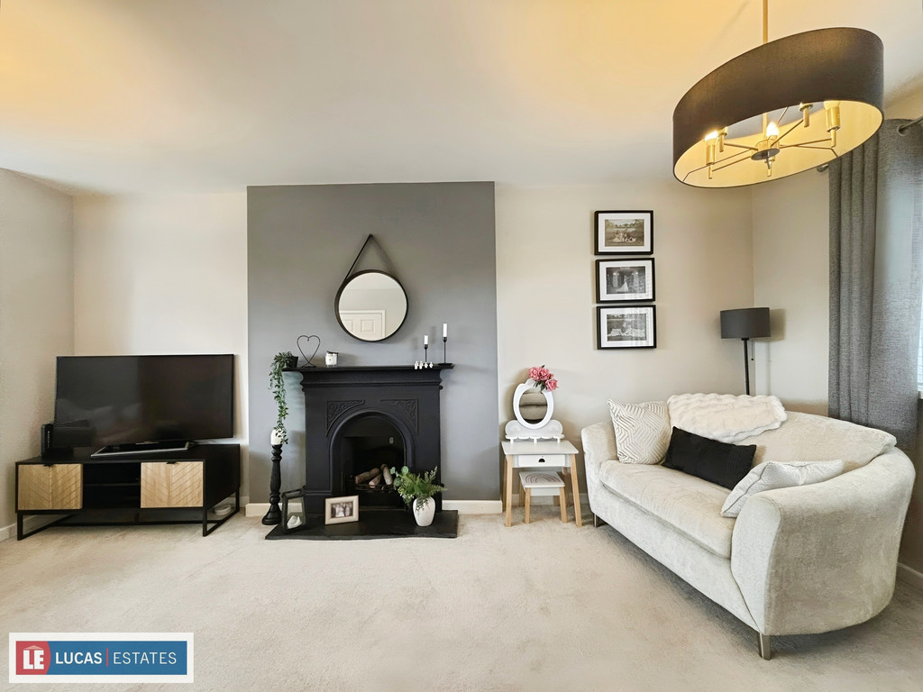 4 bed detached house for sale in Denleigh Close, Bargoed  - Property Image 9