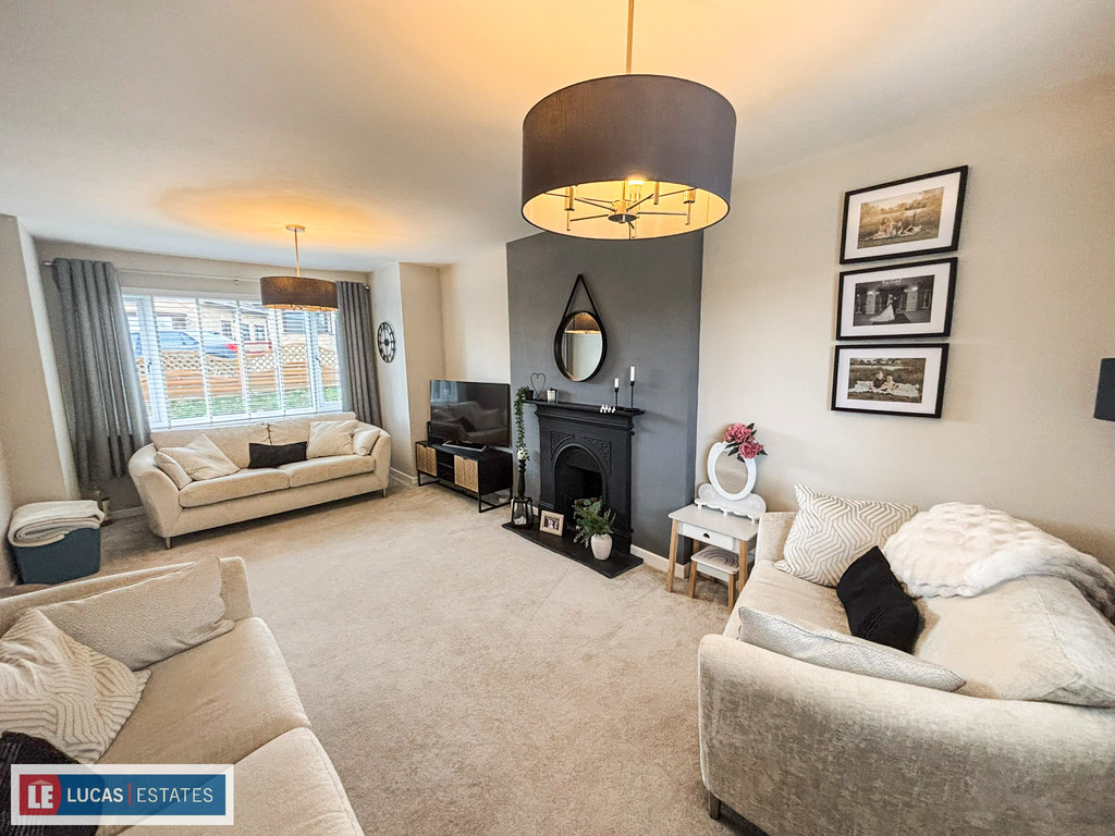 4 bed detached house for sale in Denleigh Close, Bargoed  - Property Image 7