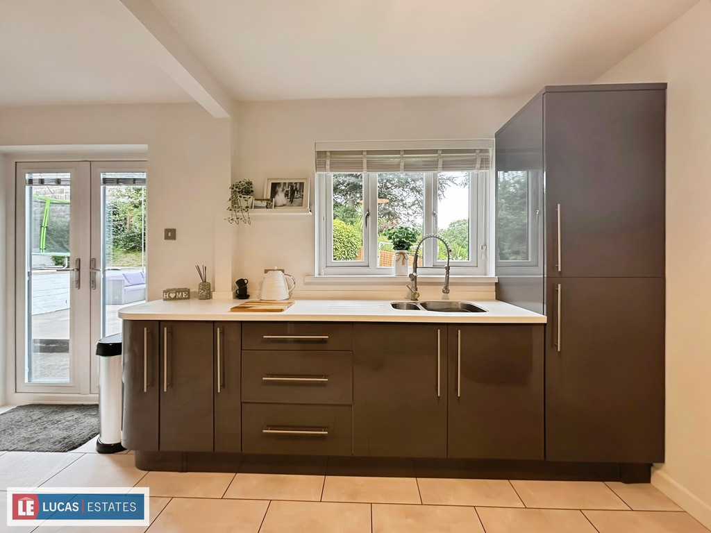 4 bed detached house for sale in Denleigh Close, Bargoed  - Property Image 3