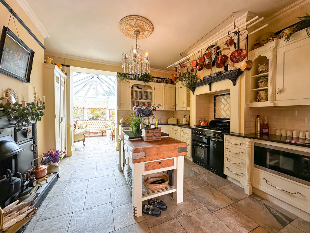 8 bed detached house for sale in Britania Villas, Blackwood  - Property Image 5