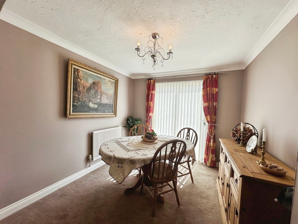 3 bed detached house for sale in Cae Ffynnon, Penybryn, Hengoed - Property Image 3