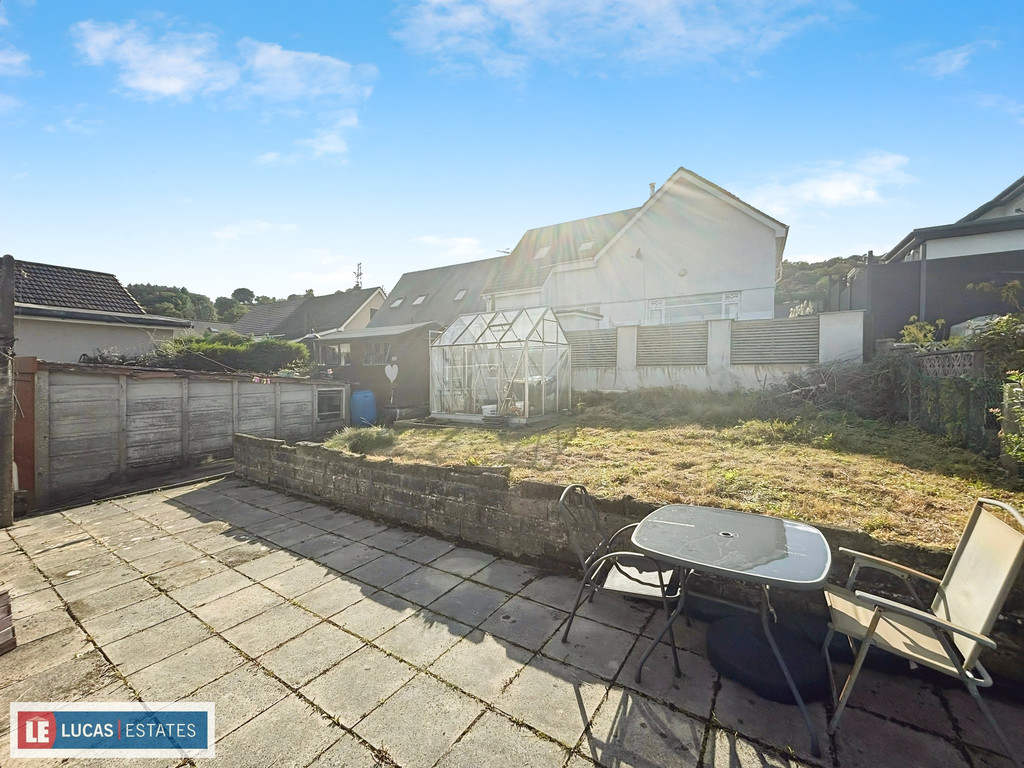 2 bed detached bungalow for sale in Troedyrhiw, Ystrad Mynach, Hengoed  - Property Image 25