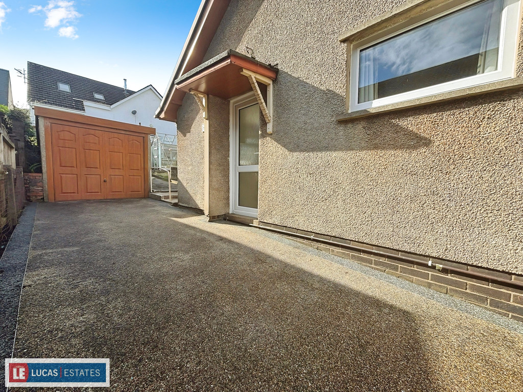 2 bed detached bungalow for sale in Troedyrhiw, Ystrad Mynach, Hengoed  - Property Image 19