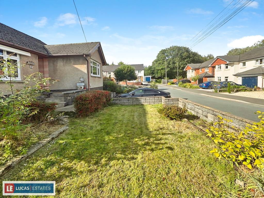 2 bed detached bungalow for sale in Troedyrhiw, Ystrad Mynach, Hengoed  - Property Image 20