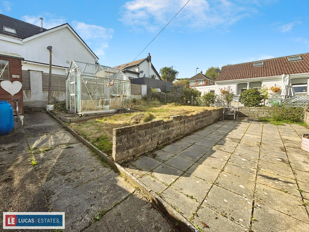 2 bed detached bungalow for sale in Troedyrhiw, Ystrad Mynach, Hengoed  - Property Image 24