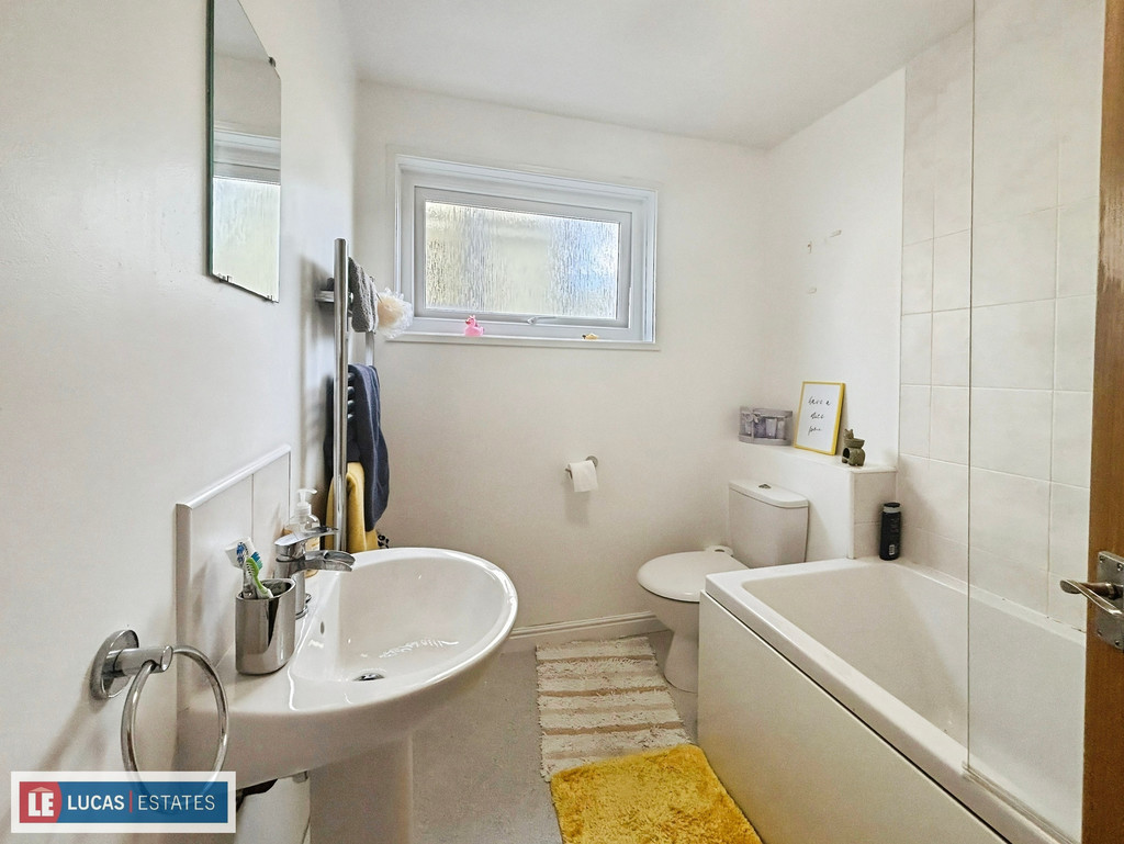 2 bed detached bungalow for sale in Troedyrhiw, Ystrad Mynach, Hengoed  - Property Image 12