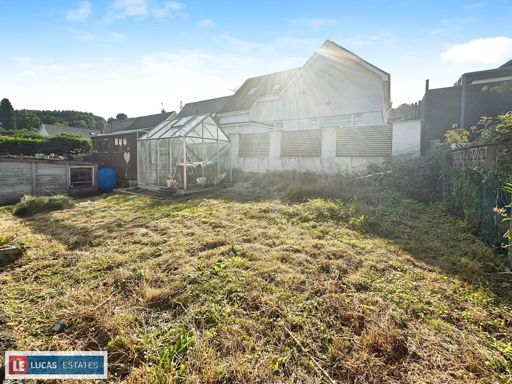 2 bed detached bungalow for sale in Troedyrhiw, Ystrad Mynach, Hengoed  - Property Image 26