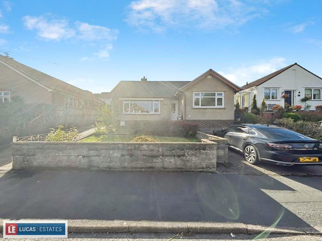 2 bed detached bungalow for sale in Troedyrhiw, Ystrad Mynach, Hengoed  - Property Image 27